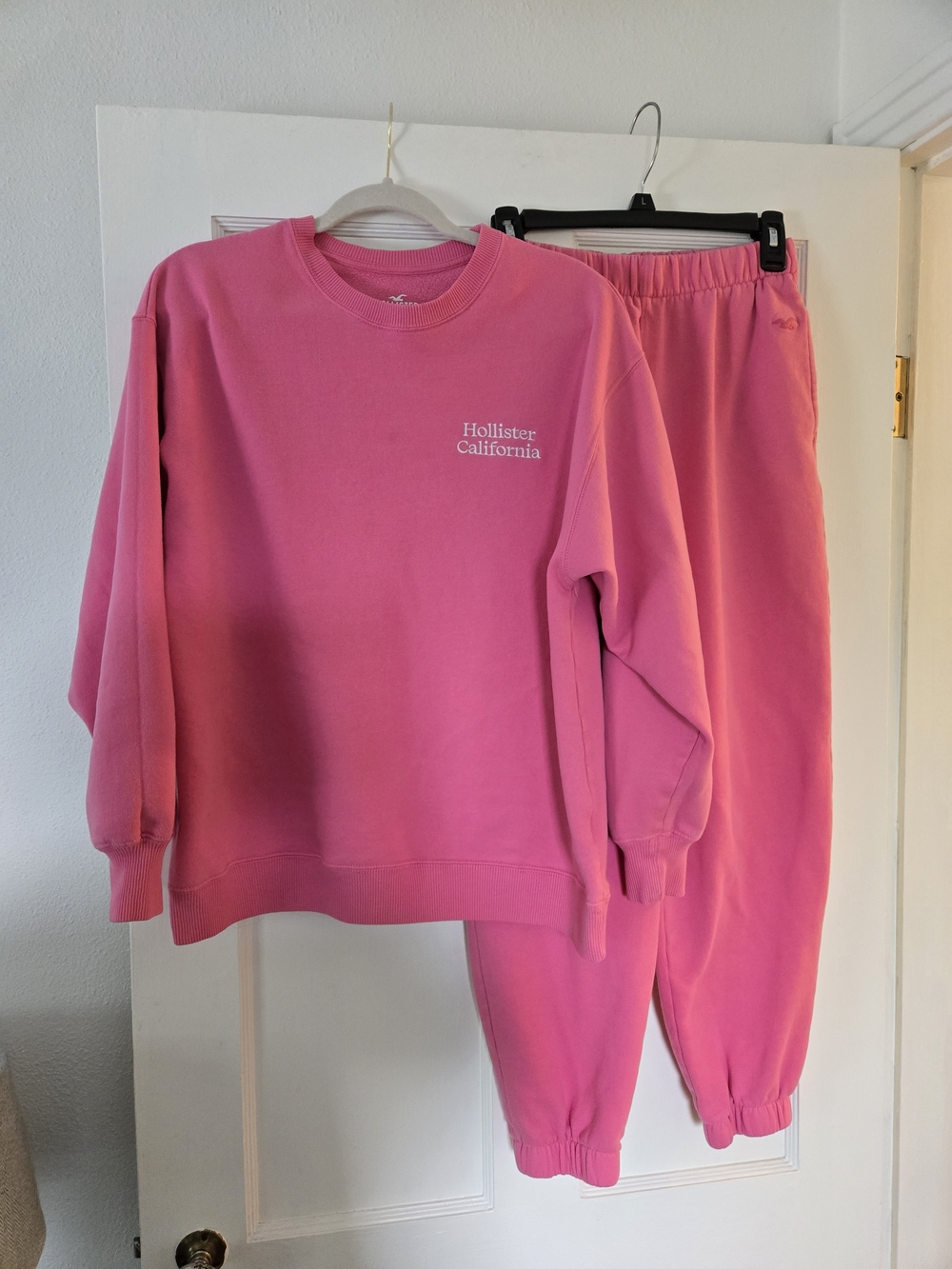 Hollister California Women's Pink Cozy Sweatshirt & Jogger Set